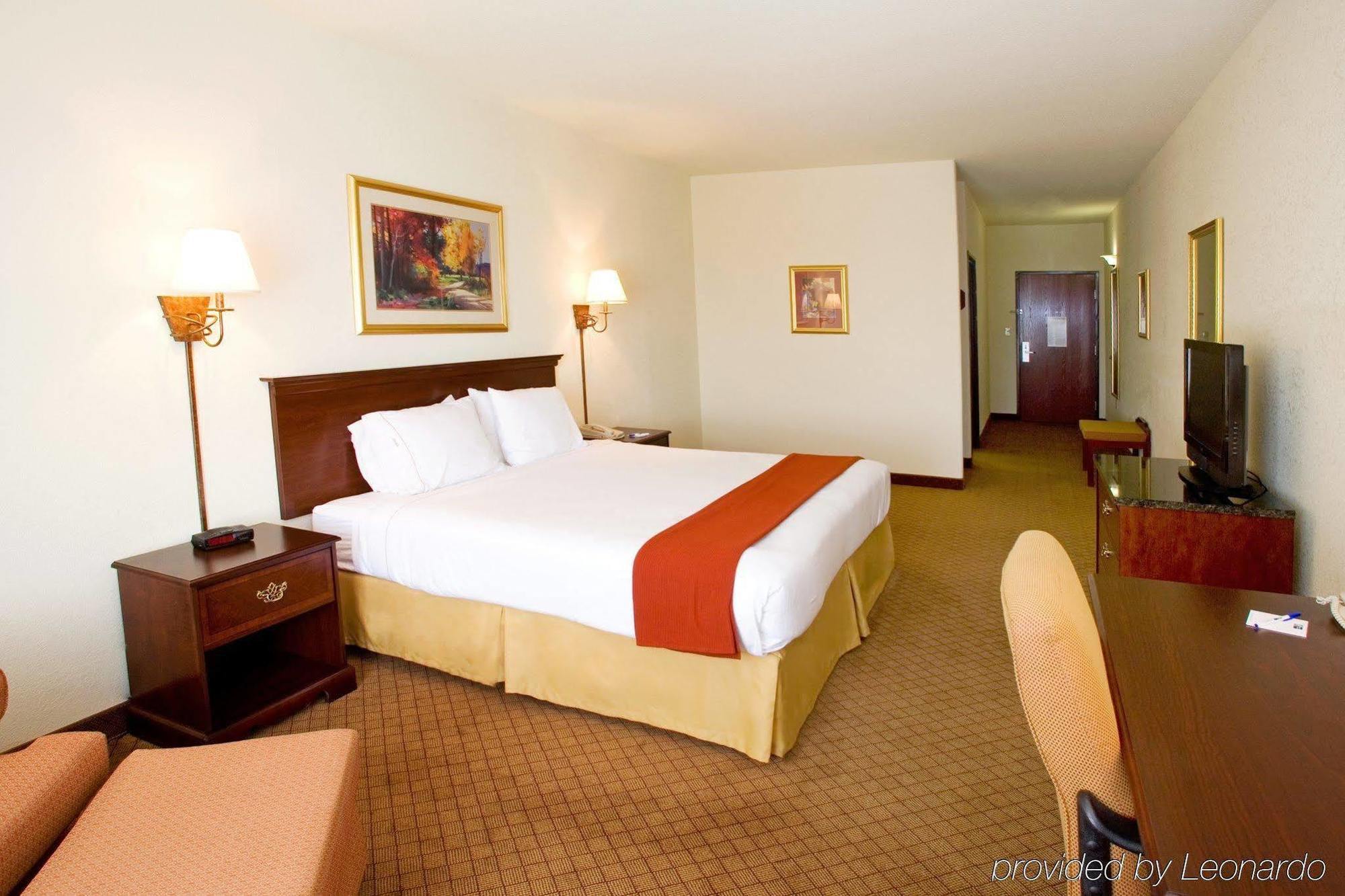 Holiday Inn Express Hotel And Suites Weslaco, An Ihg Hotel Oda fotoğraf