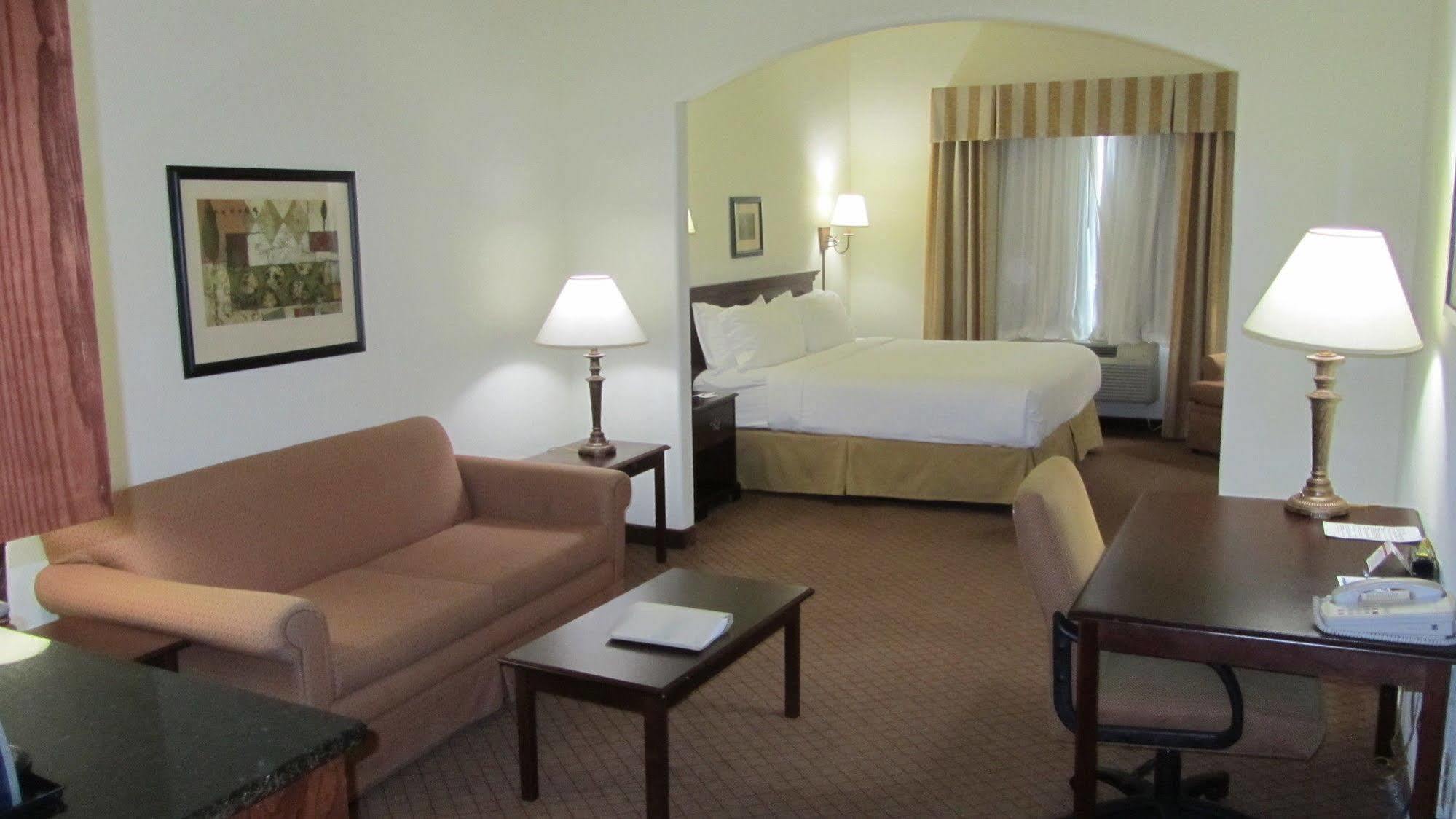 Holiday Inn Express Hotel And Suites Weslaco, An Ihg Hotel Dış mekan fotoğraf